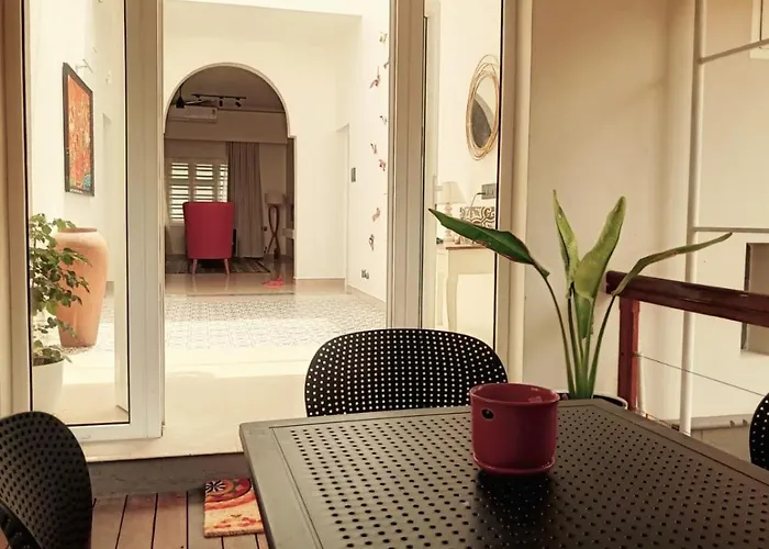 Villa Avni, A Beach Side Family Retreat, Homestay